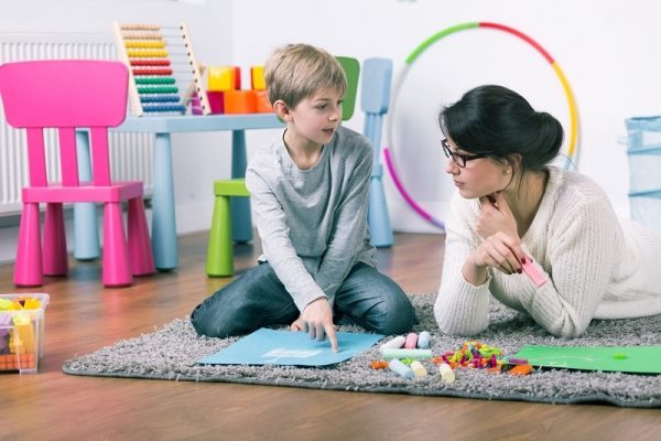 گفتاردرمانی چیست و چگونه کمک می‌کند؟